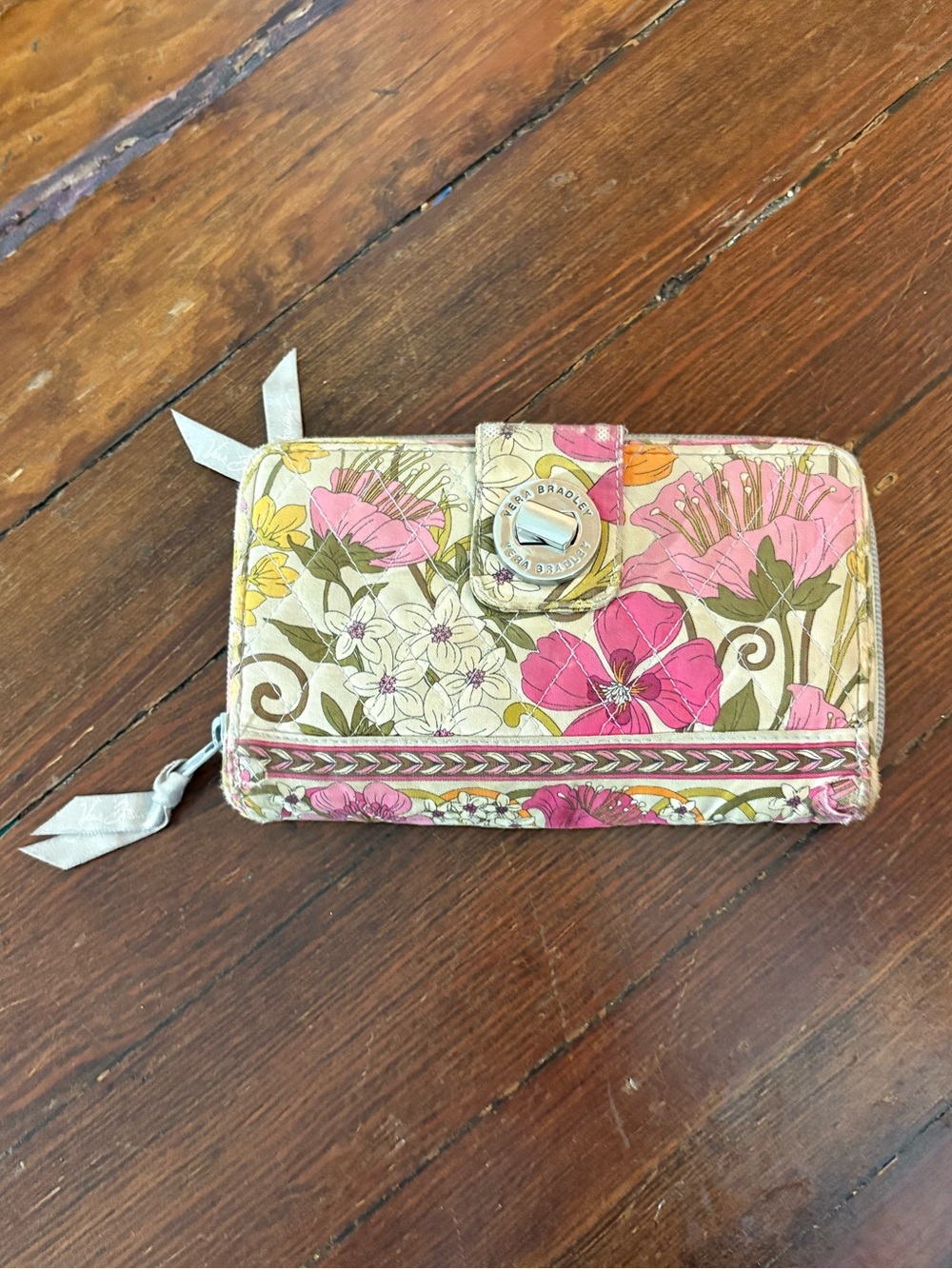 Vera Bradley pink floral zip up wallet quilted
